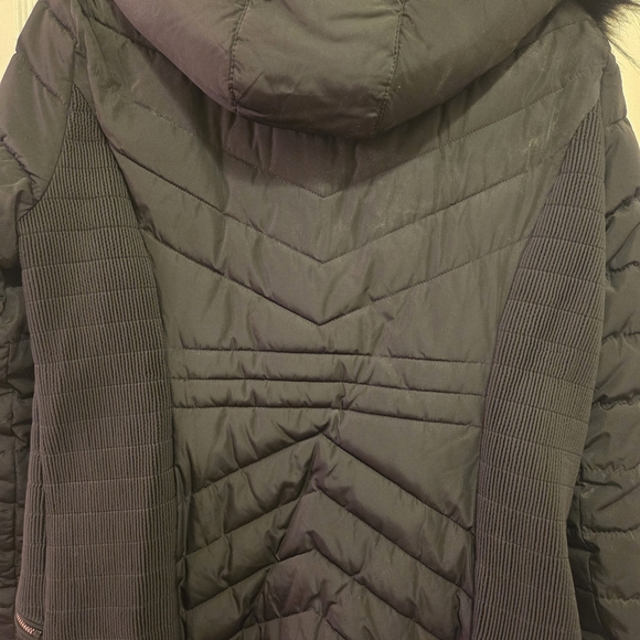 DKNY Women's Black Quilted Coat with Faux Fur Trim Hood Size Large - Picture 6 of 12